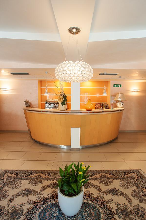 Hotel Riviera Silvi Marina Eksteriør bilde